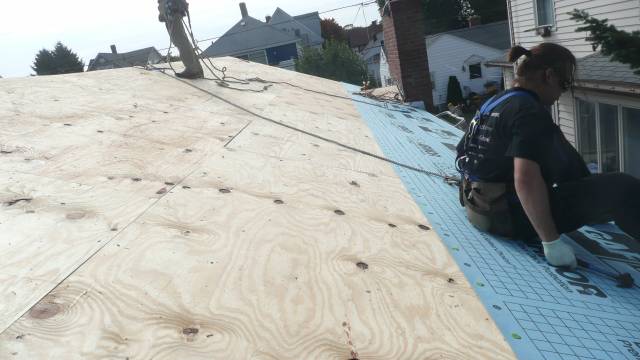 installing-underlayment-over-plywood-deck