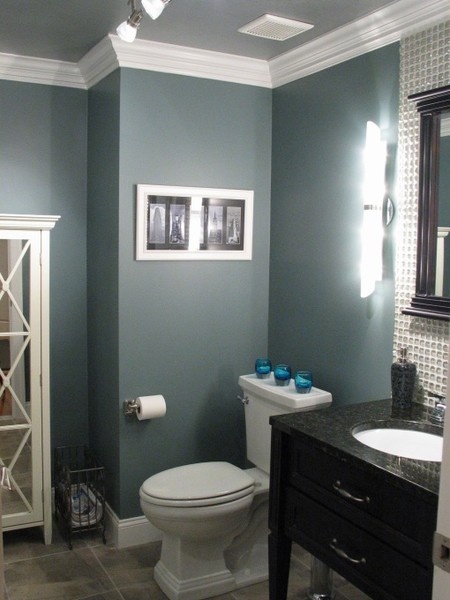 beautiful-small-bathroom-trim-and-crown-moulding